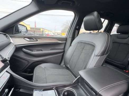 New 2026 Jeep Grand Cherokee Altitude image 14