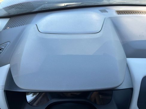 Used 2025 Nissan Rogue SV FWD image 36