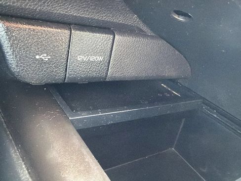 Used 2021 Toyota Camry SE FWD image 19