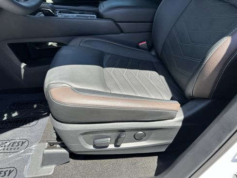 Certified 2025 Nissan Pathfinder Platinum w/ Cargo Package image 22