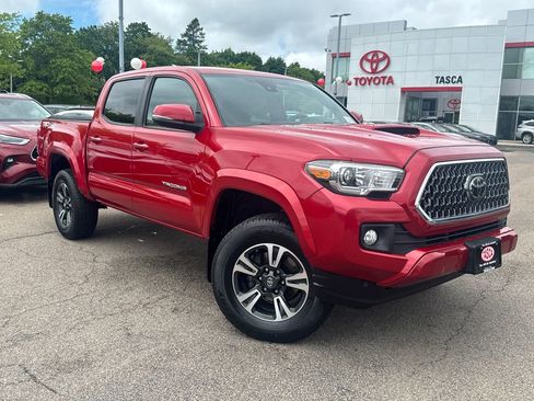 Used 2019 Toyota Tacoma TRD Sport w/ Technology Package AWD/4WD image 1