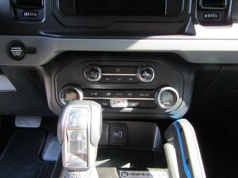 Used 2023 Ford Bronco Black Diamond AWD/4WD image 36