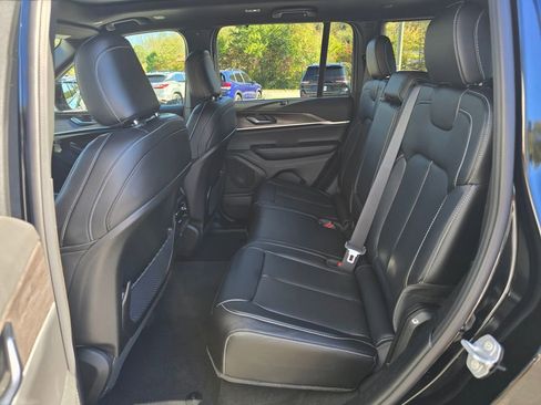 New 2025 Jeep Grand Cherokee Limited w/ Luxury Tech Group II image 14