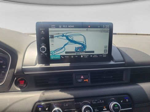 Used 2025 Honda Pilot Elite image 21