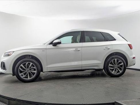 Used 2023 Audi Q5 2.0T Premium Plus w/ Premium Plus Package AWD/4WD image 3