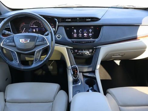 Used 2017 Cadillac XT5 Premium Luxury image 19