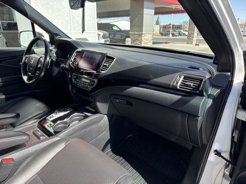 Used 2021 Honda Ridgeline Black Edition image 18