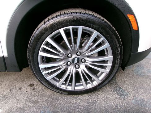 Used 2025 Cadillac XT4 Premium Luxury w/ Cold Weather Package image 7