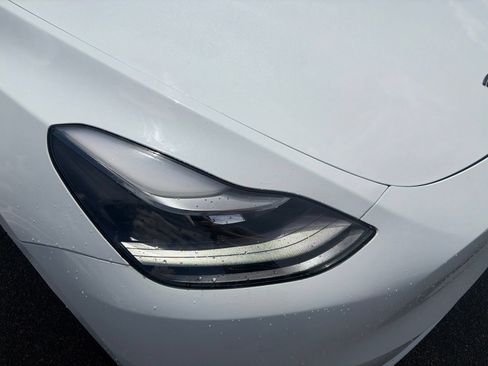 Used 2023 Tesla Model Y Long Range AWD/4WD image 19