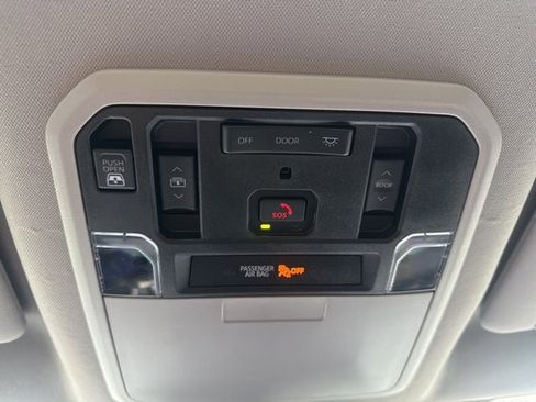 Used 2023 Toyota Tundra Limited image 40