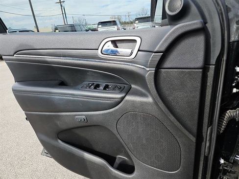 Used 2019 Jeep Grand Cherokee Limited image 13