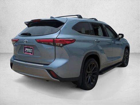 Used 2022 Toyota Highlander Platinum AWD/4WD image 5