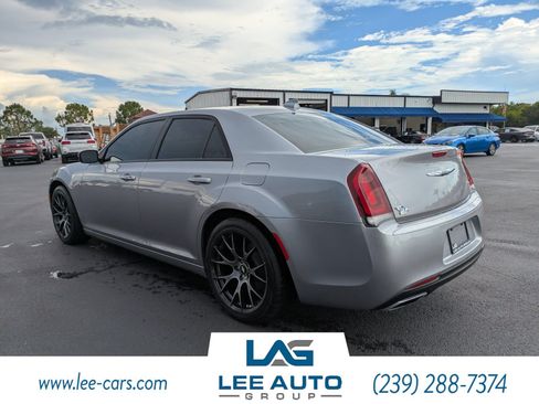 Used 2017 Chrysler 300 S RWD image 5