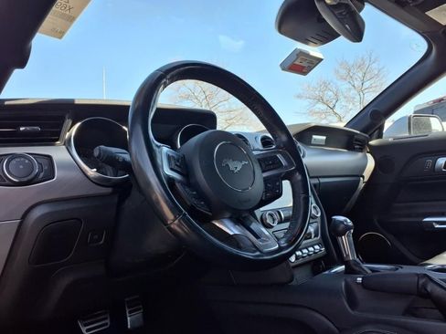 Used 2022 Ford Mustang Premium image 9