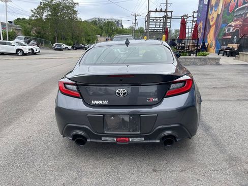 Used 2023 Toyota GR86 w/ ALL Weather Mat Package (TMS) RWD image 4