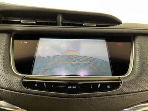 Used 2017 Cadillac XT5 Luxury FWD image 19
