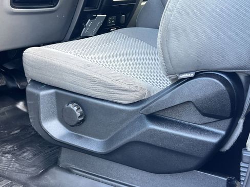 Used 2015 Ford F150 XLT image 12