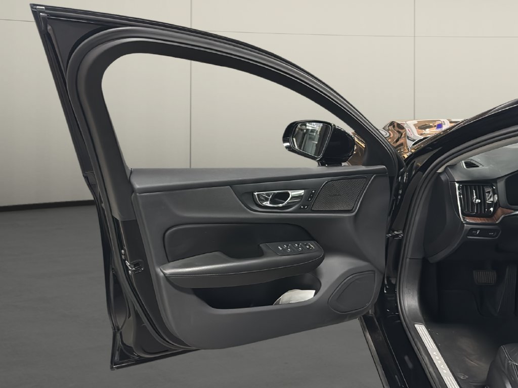 Used 2019 Volvo S60 T6 Momentum AWD/4WD image 13