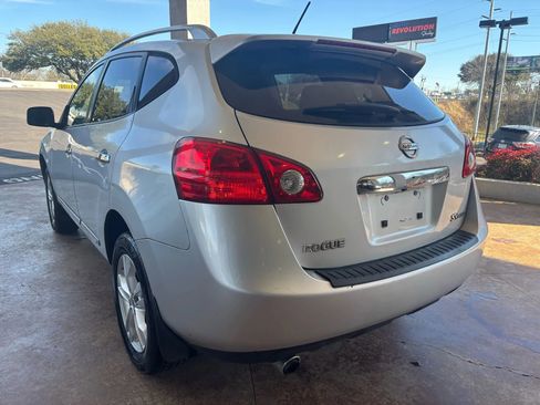 Used 2012 Nissan Rogue SV w/ Premium Pkg image 4