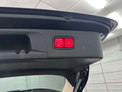 Used 2017 Mercedes-Benz GLC 300 image 24