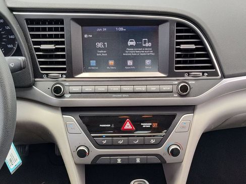 Used 2018 Hyundai Elantra SE w/ SE Connectivity Package 04 FWD image 27