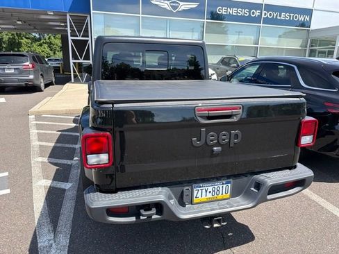 Used 2022 Jeep Gladiator Sport AWD/4WD image 9