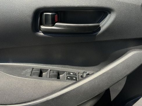 Used 2025 Toyota Corolla LE FWD image 21