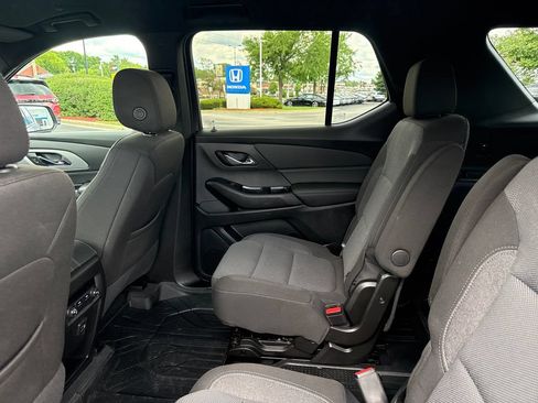 Used 2023 Chevrolet Traverse LT AWD/4WD image 19