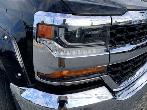 Used 2018 Chevrolet Silverado 1500 LT w/ All Star Edition AWD/4WD image 26