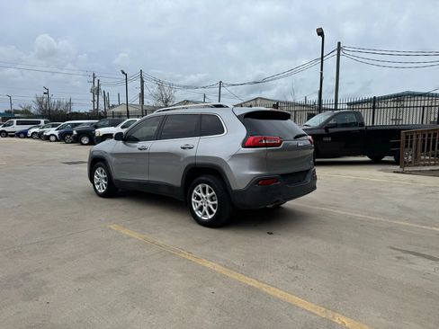 Used 2016 Jeep Cherokee Latitude w/ Safety/Convenience Group image 4