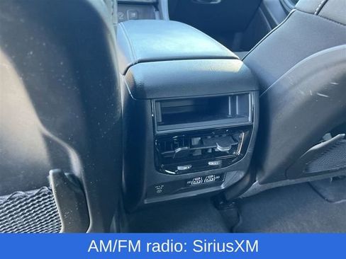 Used 2025 Jeep Grand Cherokee Altitude image 27