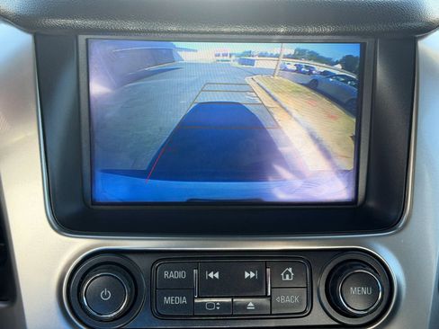 Used 2019 Chevrolet Suburban LT RWD image 25