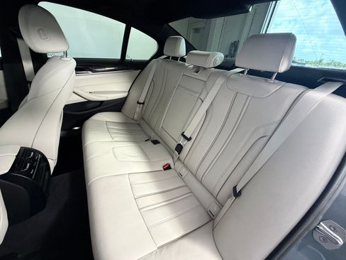 Used 2020 BMW 530i w/ Convenience Package RWD image 22