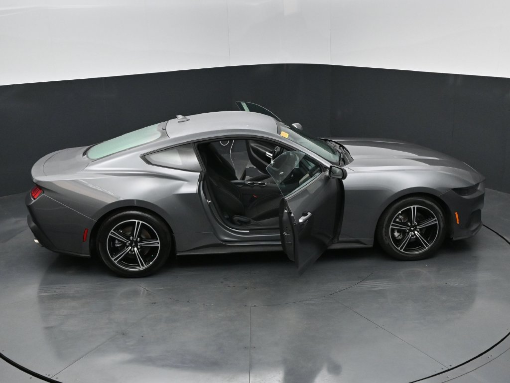 Used 2025 Ford Mustang Coupe RWD image 29