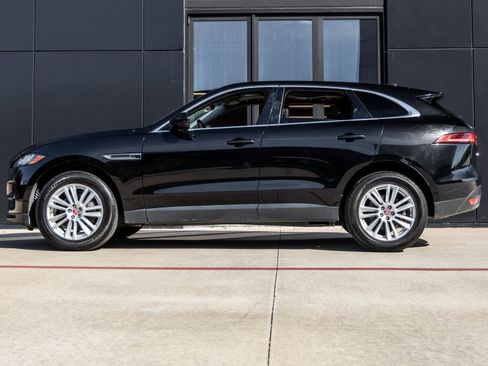 Used 2019 Jaguar F-PACE Prestige image 9