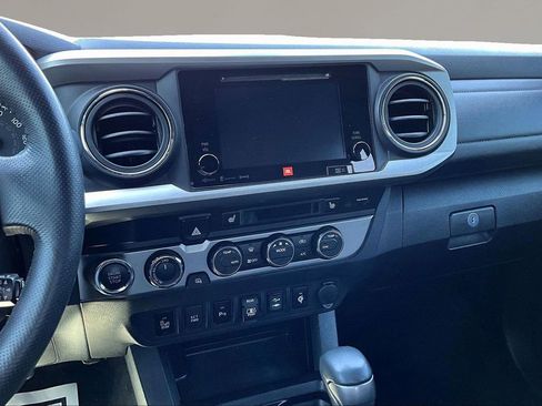 Used 2019 Toyota Tacoma Limited AWD/4WD image 9