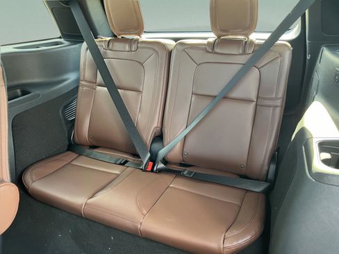 New 2026 Lincoln Aviator Reserve image 30