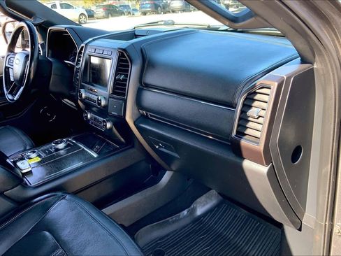 Used 2019 Ford Expedition Limited w/ Equipment Group 302A image 18