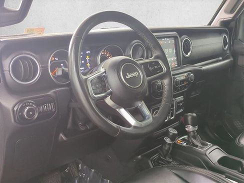 Used 2018 Jeep Wrangler Unlimited Sahara AWD/4WD image 10