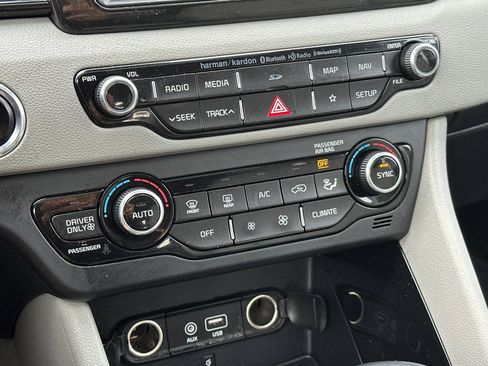 Used 2019 Kia Niro EX Premium w/ Sunroof Package image 21