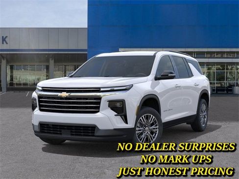 New 2026 Chevrolet Traverse LT image 6