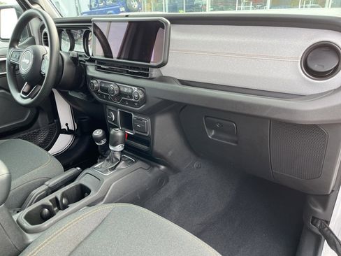 Used 2024 Jeep Wrangler Sport image 40