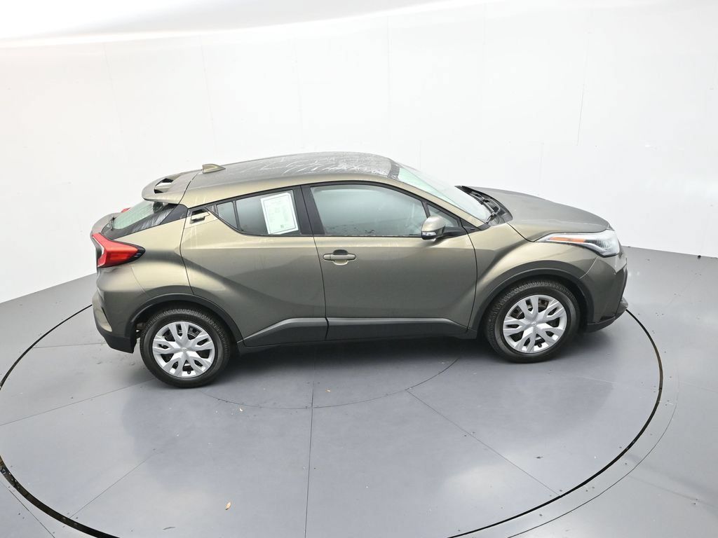 Used 2021 Toyota C-HR LE FWD image 30