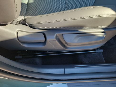 Certified 2025 Kia Niro EX FWD image 9