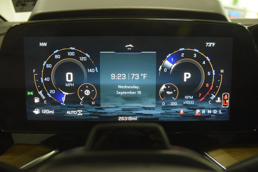 Used 2025 Chevrolet Suburban High Country AWD/4WD image 56