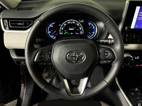 Certified 2025 Toyota RAV4 XLE w/ Convenience Package AWD/4WD image 15