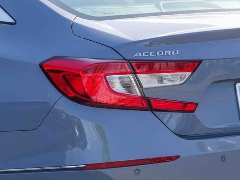 Used 2022 Honda Accord Touring image 7