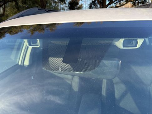 Used 2019 Subaru Outback 2.5i Premium w/ Popular Package #2 image 3