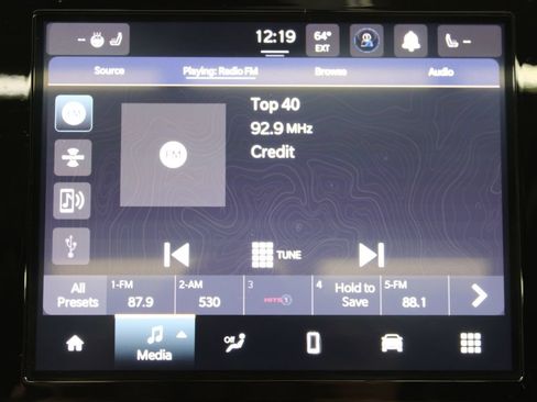 Used 2022 Jeep Compass Latitude w/ Sun and Sound Group AWD/4WD image 24