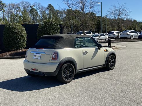 Used 2014 MINI Cooper Convertible image 3